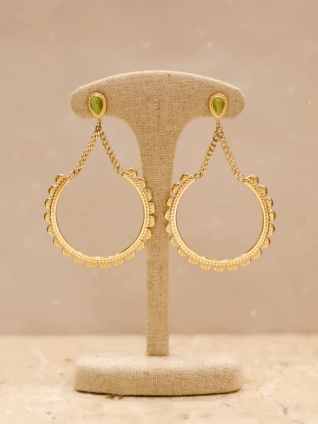 Boucles d'oreilles Soléa ornées d'une pierre d'œil de chat vert