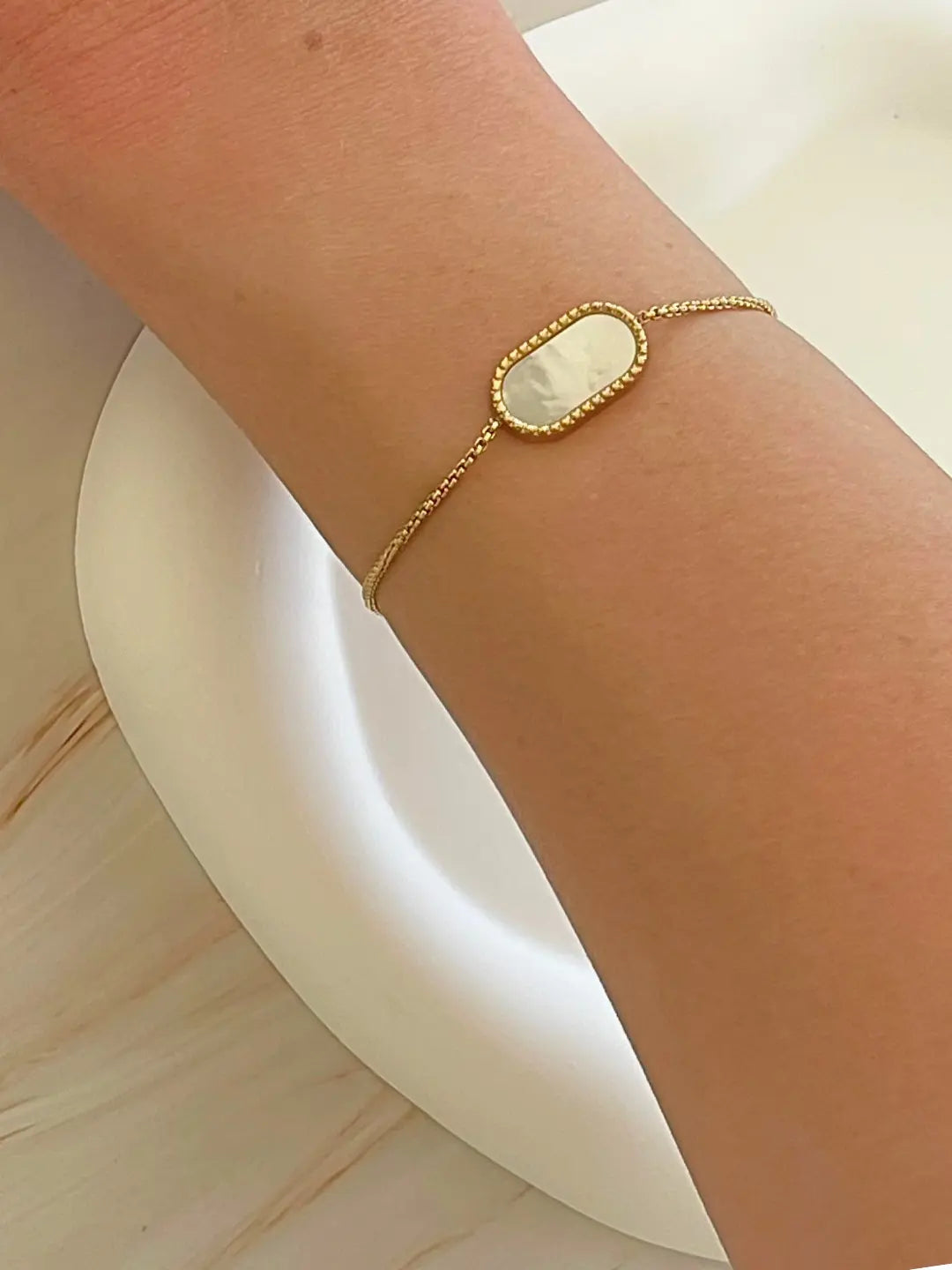 Bracelet Nina orné d'une nacre blanche